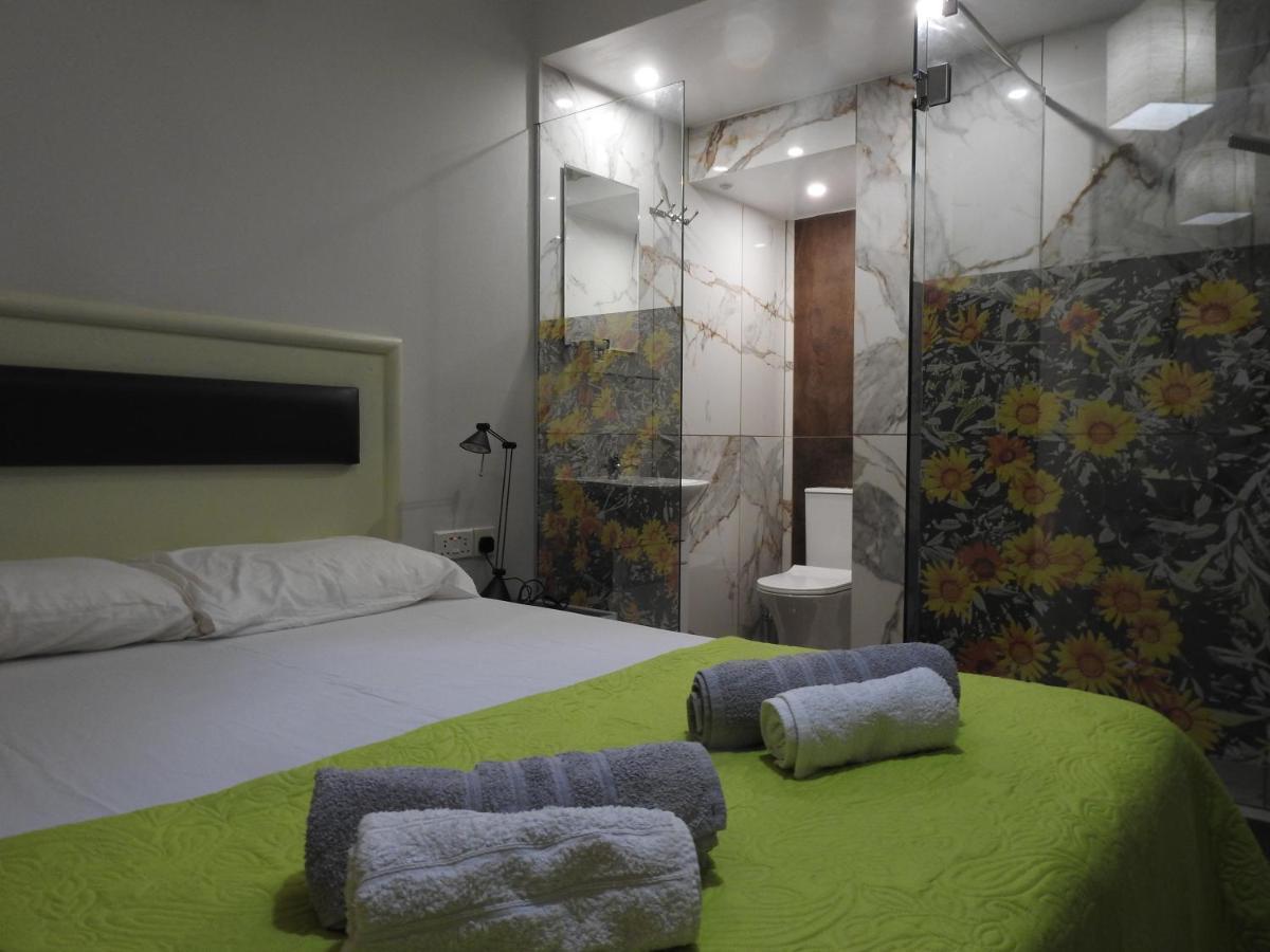 Green Bay Penthouse 2 Протарас Екстериор снимка