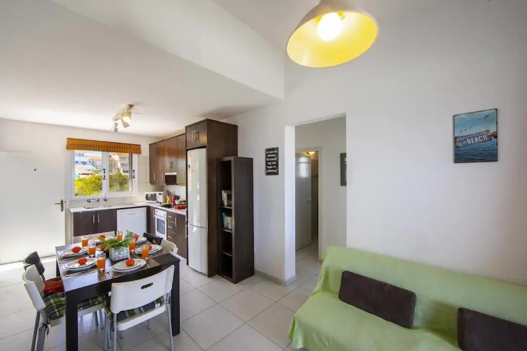 Green Bay Penthouse 2 Протарас Екстериор снимка